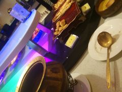 -乌兰湖畔草坪轻奢营地