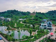 -叁山与肆客服号民宿(龙泉阳光城百工堰公园店)