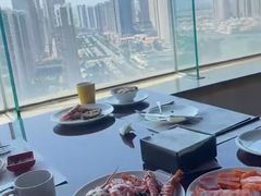 -荣誉国际酒店-云顶旋转餐厅