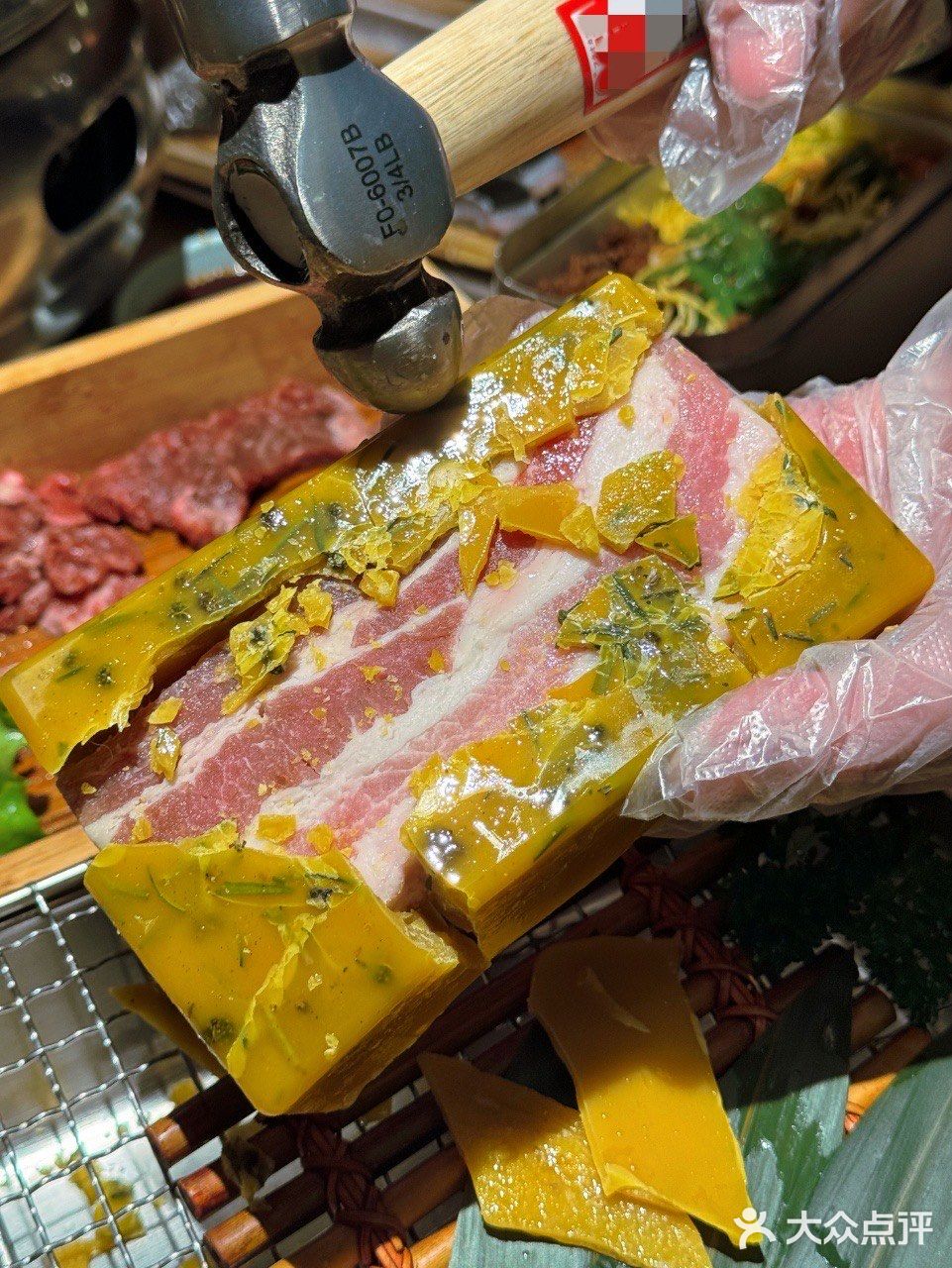 下雪的重庆，感受这口蜂蜡五花肉带来的快乐！