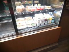 面包甜点陈列柜-星巴克(广州中华广场B1层店)