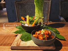 泰式辣味番茄鲜虾配罗马生菜-三秋舍·梦幻岛(小西路店)