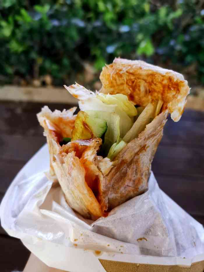 董哥卤肉卷-"位置位于瑞安吾悦广场金街一楼金街入口处.