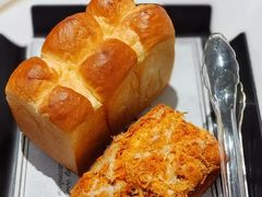 -HOT CRUSH趁热集合·现烤面包(上海环球港店)