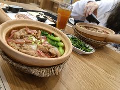 -煲仔皇腊味煲仔饭(经四万达店)