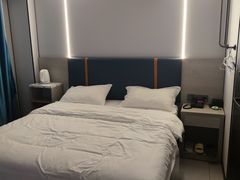 -七橙公寓(昌岗地铁站广州美术学院店)