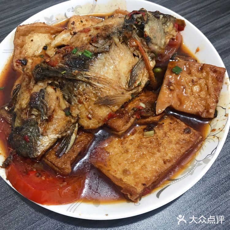 烧三四分钟后放葱花,加调味料,起锅装盘。非常完美