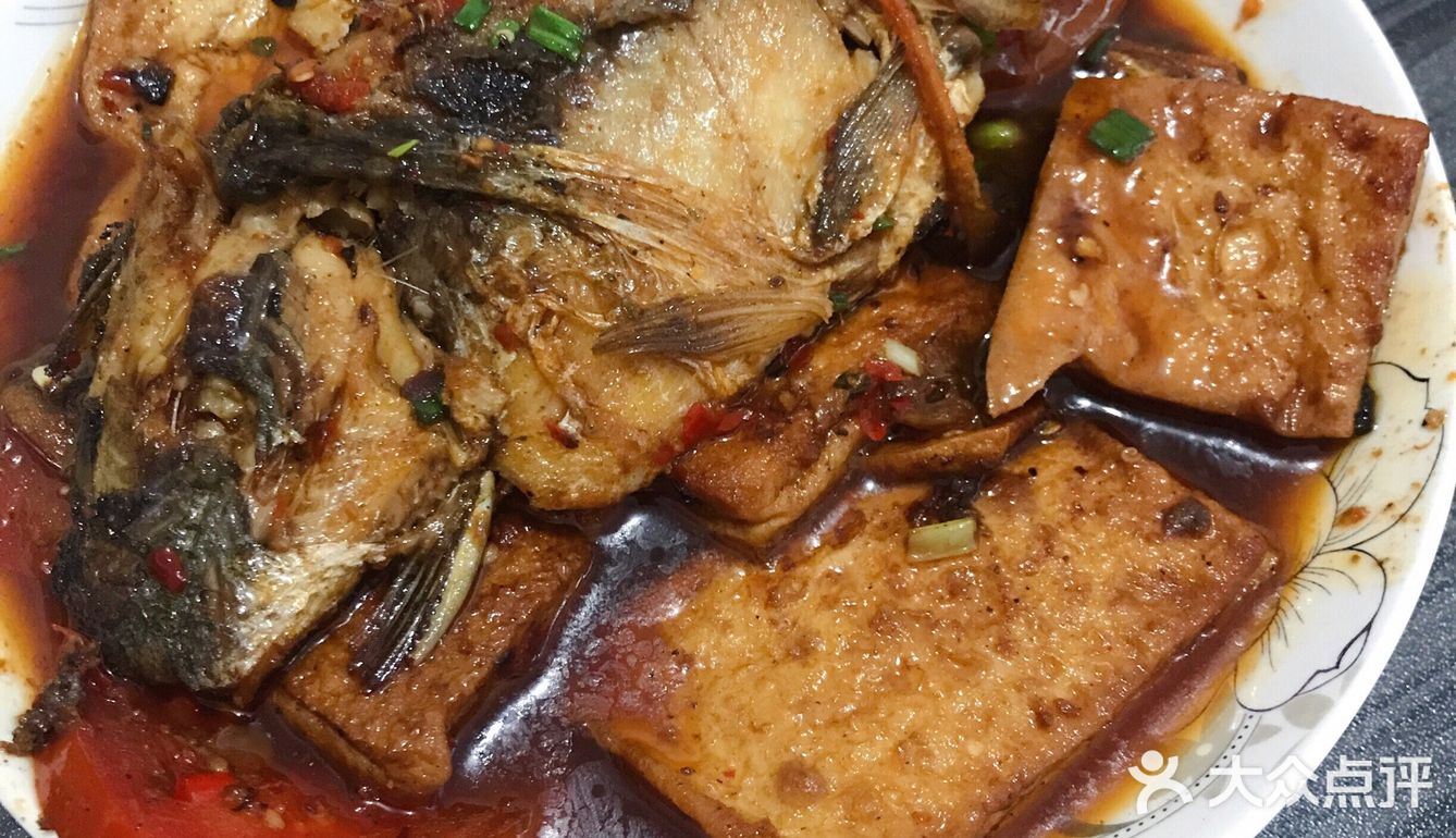 烧三四分钟后放葱花，加调味料，起锅装盘。非常完美
