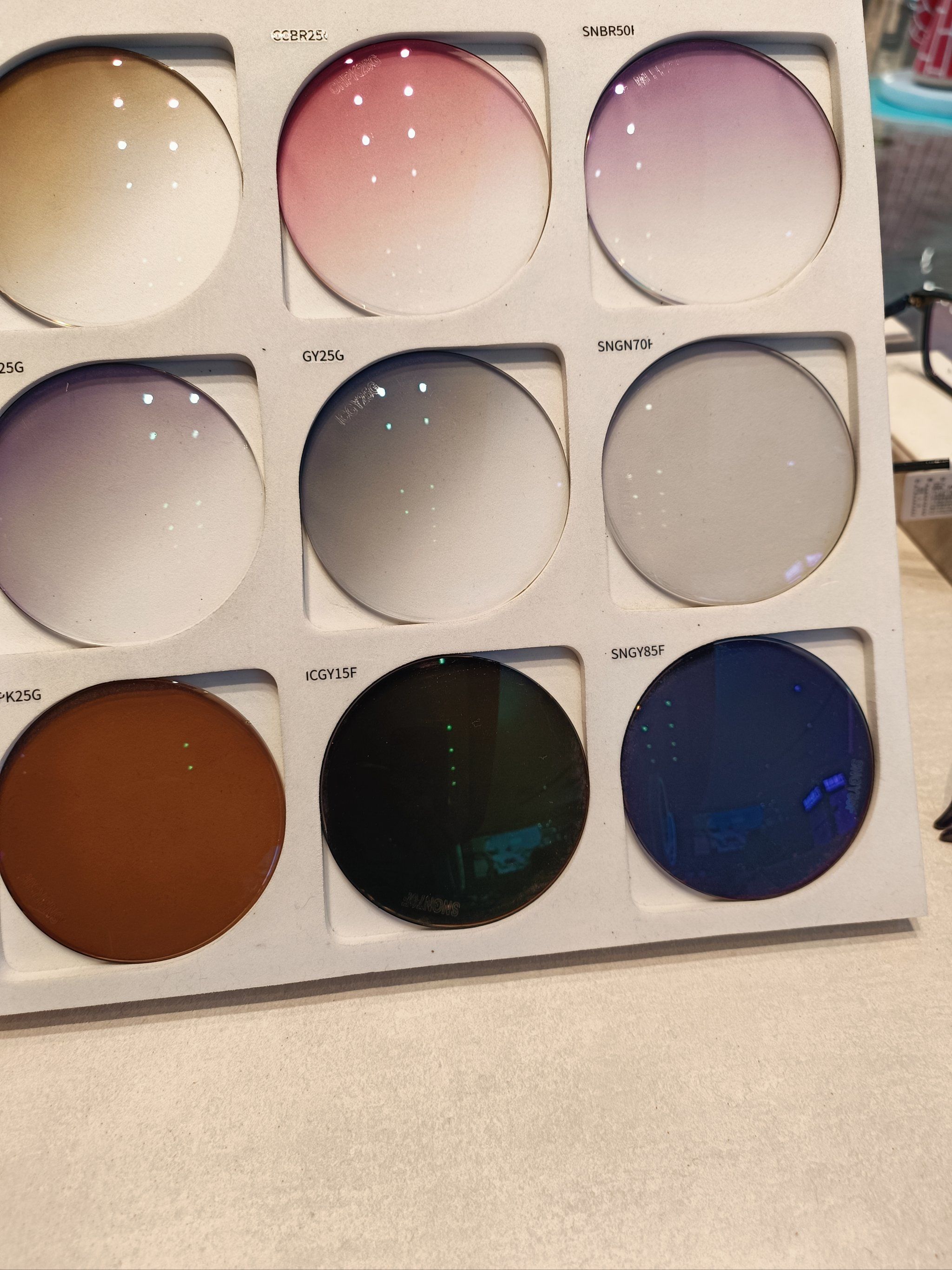 解锁染色镜片的无限魅力!