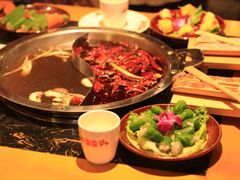 -憨孃孃·重庆老火锅(红山黑金店)