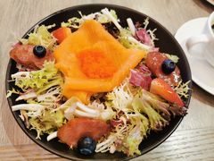 煙三文魚鮮果沙律-亚苏尔 澳门菜(元朗店)