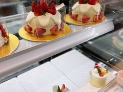 -花花卷卷·鲜食蛋糕(静安久光百货店)