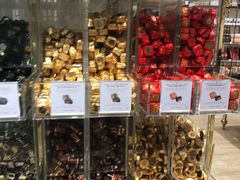 -VENCHI 闻绮(北京国贸商城店)