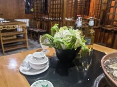 -果松木炭酸菜铜火锅·外婆参鸡汤