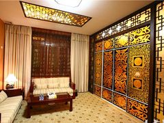 -金孔雀温泉旅游度假村