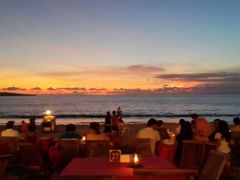 -金巴兰海滩烛光bbq