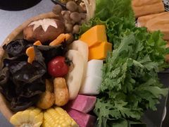 -湊湊火锅·茶憩(杭州湖滨银泰in77店)