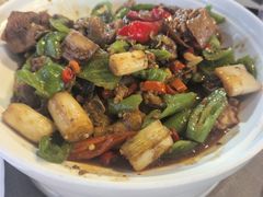 祁蒙山炒黑土鸡-有喜胶东小馆(太申祥和店)