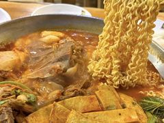 -喇喇排骨火锅·传统韩式脊骨汤(望京西园总店)
