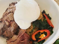 -Chom Cafe and Restaurant