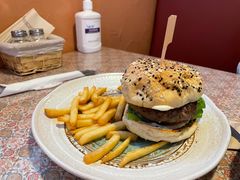 火辣汉堡-彼德西餐厅(凯德广场新南店)