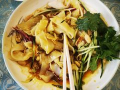 新疆凉皮-巴扎美食·新疆菜·西域歌舞表演餐厅(新疆大厦店)