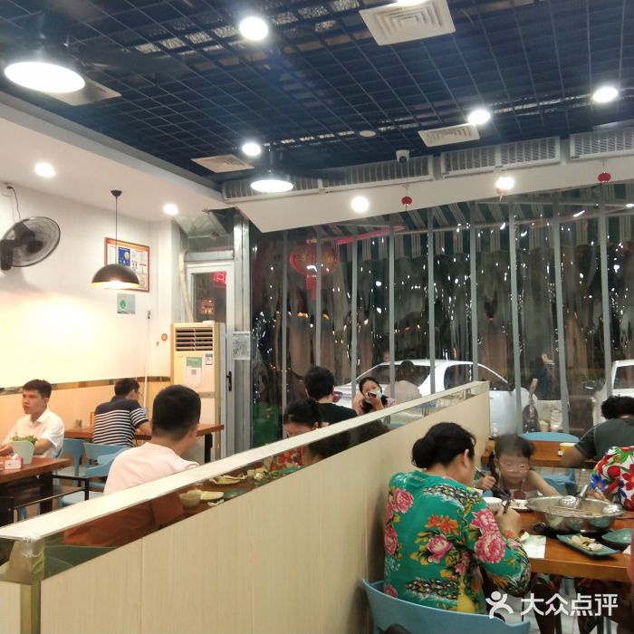 老何家后安粉·糟粕醋海鲜火锅(三亚湾椰梦长廊店)大堂图片