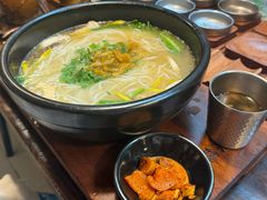 -银米·云南传统过桥米线(双廊黑金冠店)