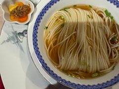 特色奥灶面配蟹肉XO酱-RIVIERA 松鹤楼(外滩店)
