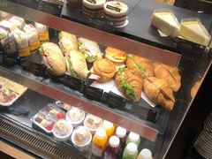 -星巴克臻选(莘庄仲盛店)