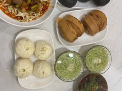 -李与白包子铺(桐梓林店)