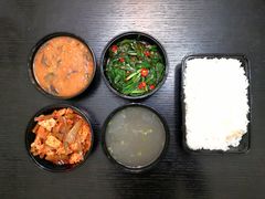 呛韭菜-嘎洒汤锅·花腰傣美食