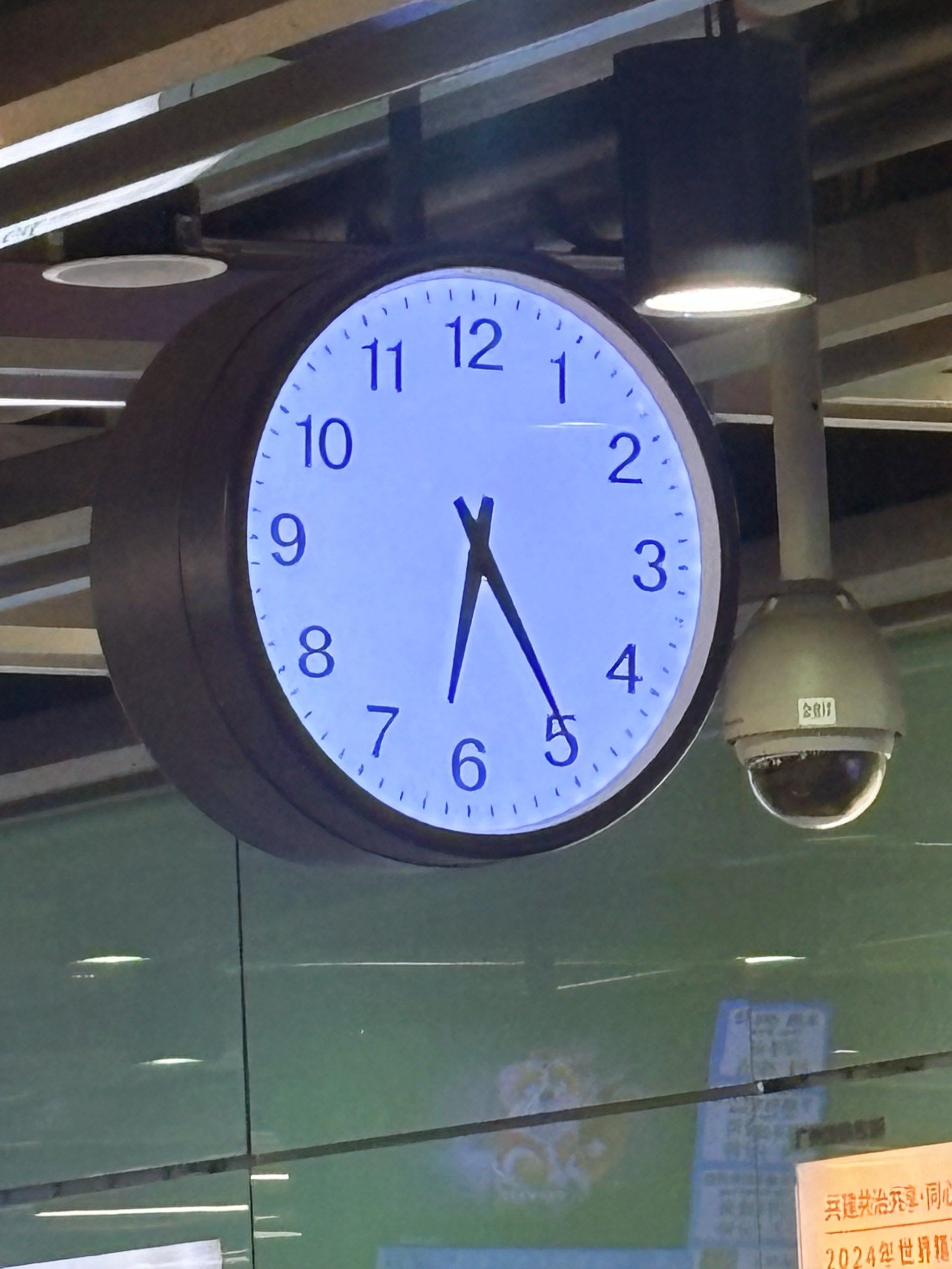 记录一下早上6点多的广州地铁