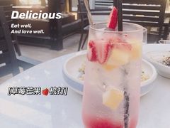 草莓芒果苏打-五合院·整点烤肉