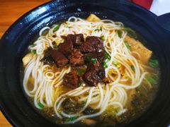 -花溪巷牛肉粉(泉城路店)