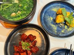红酒泡沫牛仔粒-荟廷·晶萃(陆家嘴尚悦湾店)