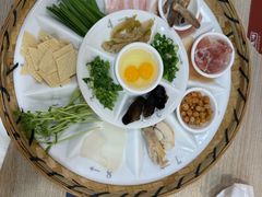 -花馬肆.云南过桥米线(汉神购物广场现场熬汤店)