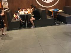 等位区-汉堡王(保定万博广场店)