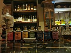 -DM Distiller & Mixologist Whisky Cocktail Bar