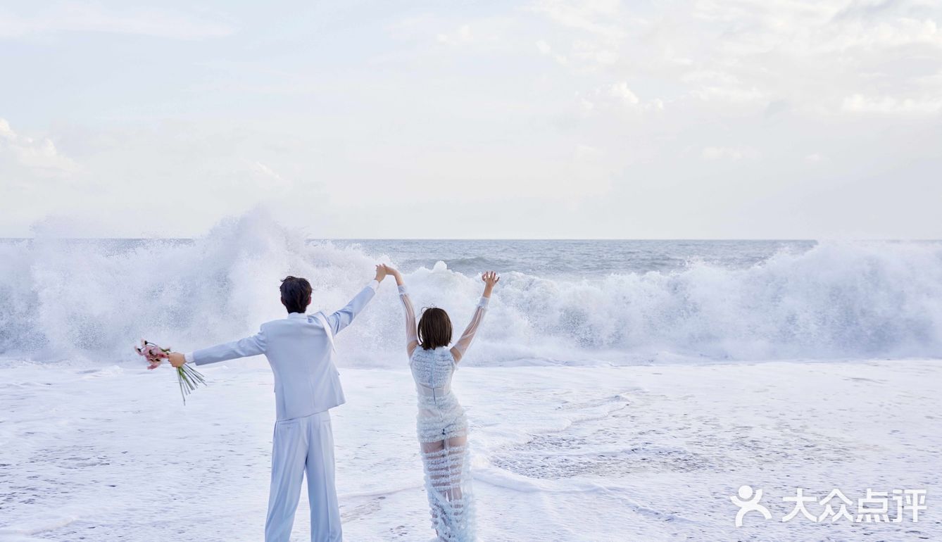 記錄一組非常好看的海邊婚紗照