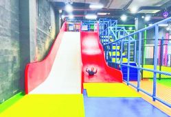 -蹦贝运动中心·蹦床·攀岩·闯关(龙岗店)