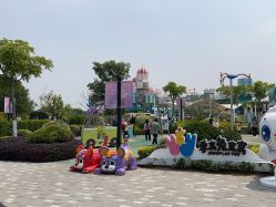 -季高兔窝窝亲子园(上海薰衣草公园店)