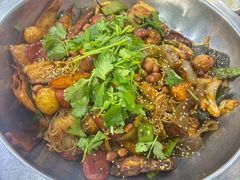 -愉肴麻辣香锅(中山路店)