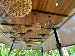 -植物园哈利亚餐厅