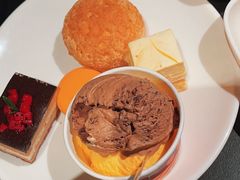 -钱小奴海鲜自助黑金店(杭州滨江龙湖店)