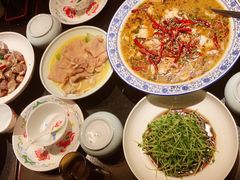 招牌酸菜鱼-老头儿油爆虾·知味杭州(爱琴海购物中心)