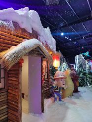 -圣名游乐城冰雪大世界