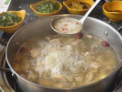 -一席地·本地鸡窝·杭帮鸡火锅(萧山银隆百货店)