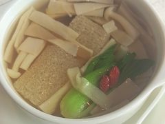 松茸素珍汤-昆仑饭店-鲜筵餐厅