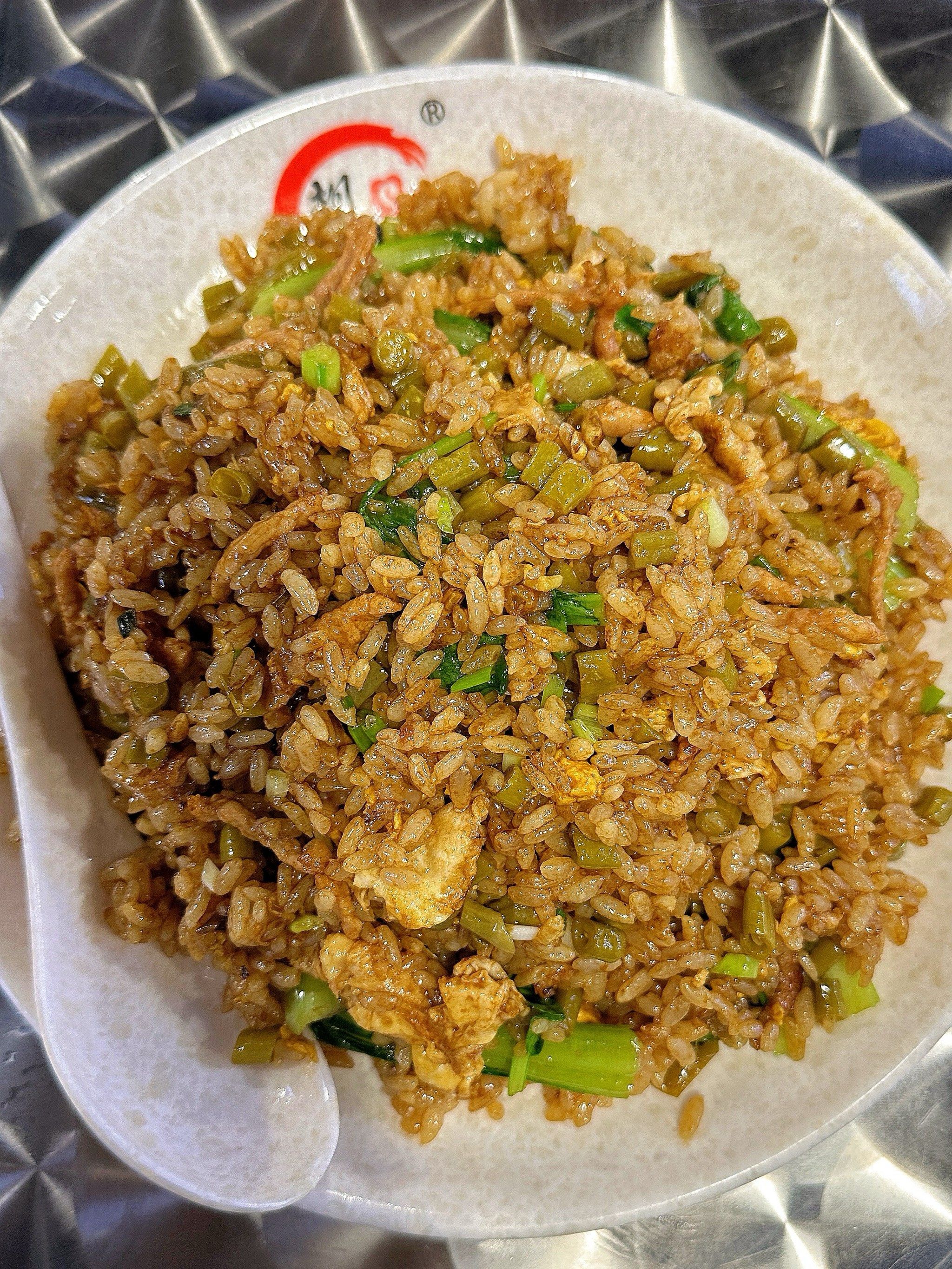 酸豆角肉丝蛋炒饭